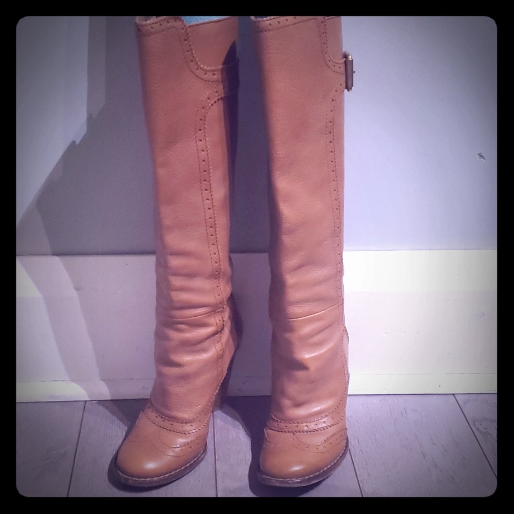 Dolce & Gabbana Leather Heeled Boots